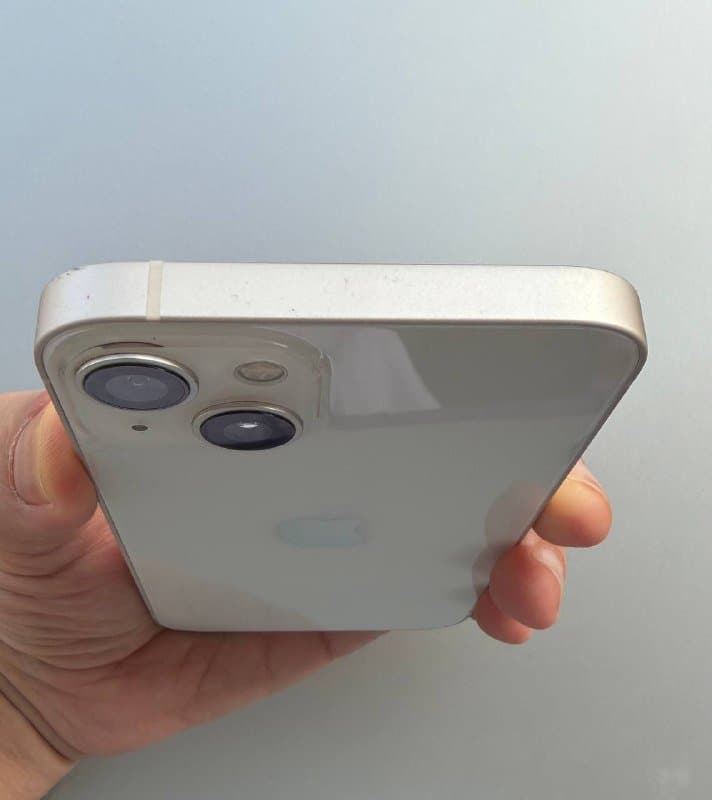 Белый iPhone 13 128 GB 6