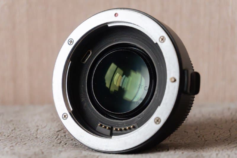 BlackMagic Pocket Cinema Camera 4K, SmallRig клетка, дополнительные аккумуляторы, провода, адаптер Viltrox EF-M2 II 9