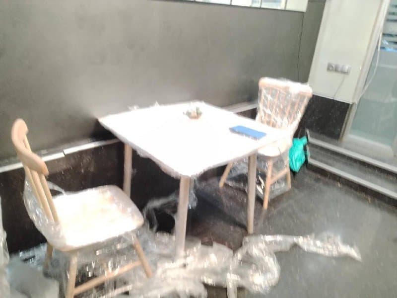 Стол обеденный и 2 стула новые 1