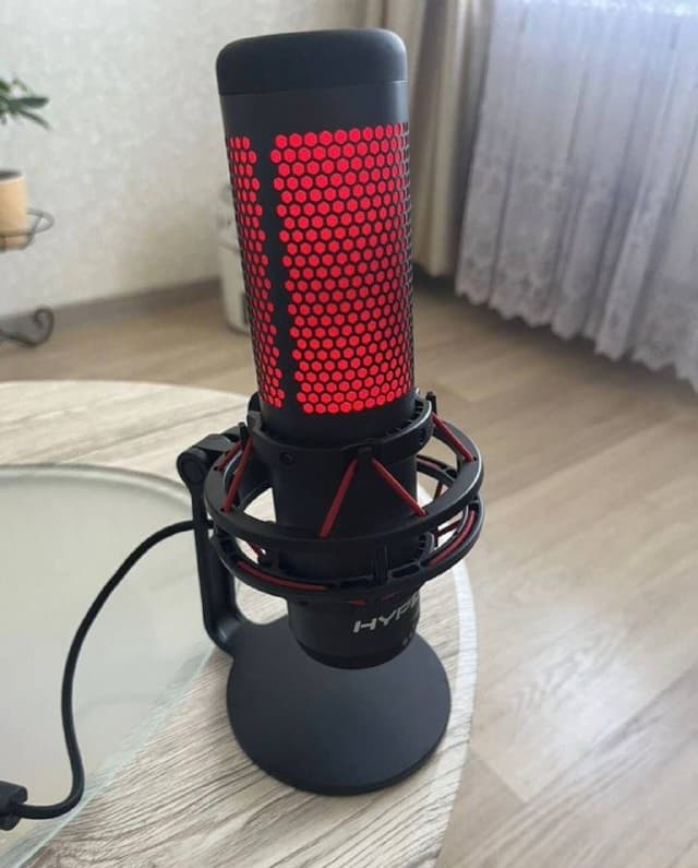 Игровой микрофон HyperX QuadCast