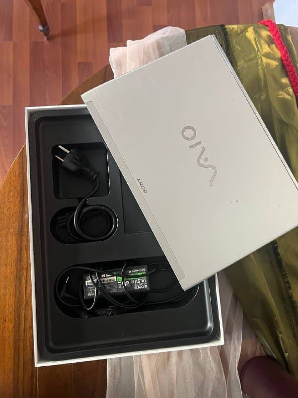 Обувница, напольная сушилка, вешалка, комод, ящик, лампа, ваза, ноутбук Sony VAIO 6