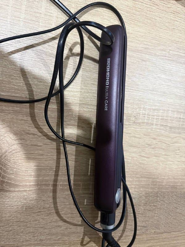 Выпрямитель для волос REDMOND Ultra Care RCI-2312