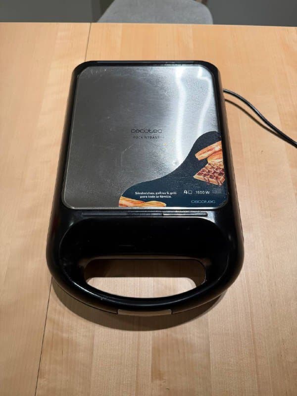 Вафельница с бутербродницей и грилем 1