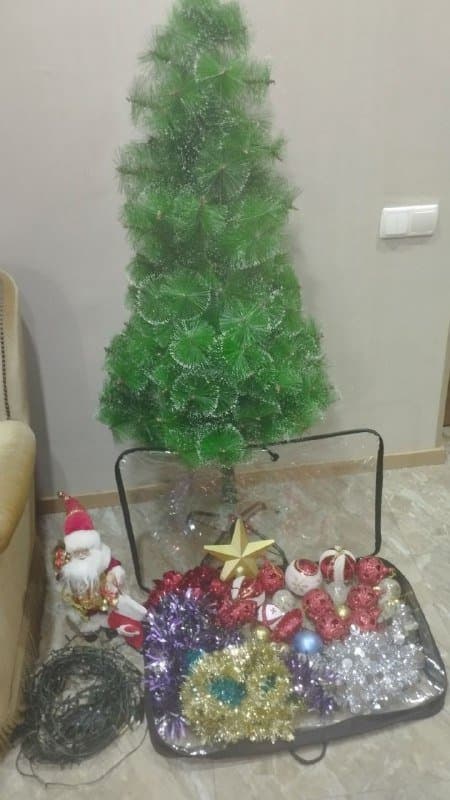 Искусственная елка 1.2 метра с игрушками, гирляндами, Дедом Морозом 1