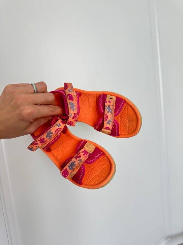 Детские сандалии, Crocs с джибитсами