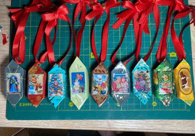 Елочные игрушки ручной работы в виде конфет