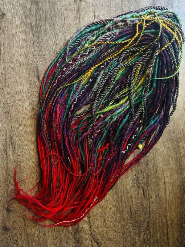Комплект кос цветных плетеных