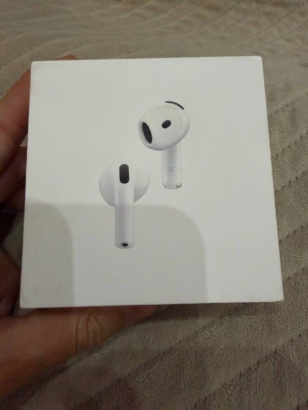 AirPods 4 с активным шумоподавлением новые