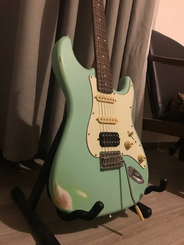 Гитара JET JS-400 Relic с кейсом, ремнем и стойкой 2