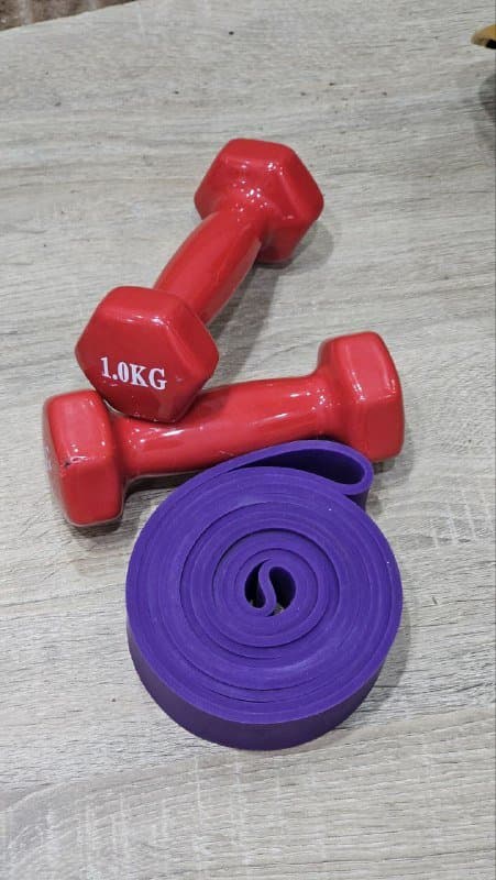 Блендер, плед, боксерские перчатки, гантельки, весы, бокалы, инструменты, книги, витамины 7