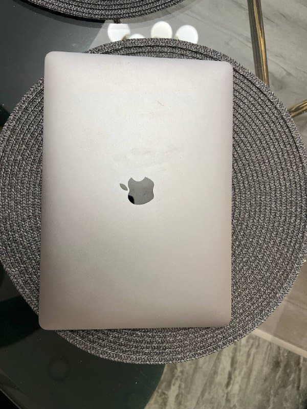 MacBook Pro intel i5 13.3 2020 2