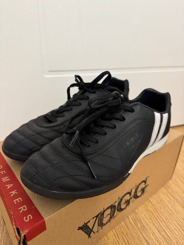 Футбольные кроссовки размер 41