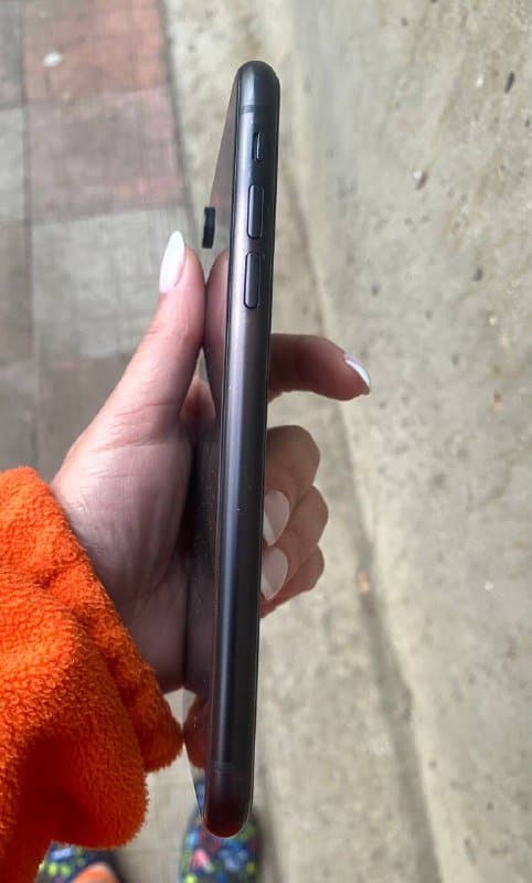 IPhone XR 64 ГБ, чехлы, защитные пленки 2