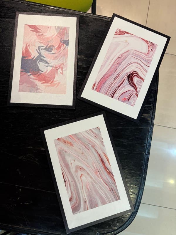 Набор картинок, бокалы, значки, брошь, чайные пары, зеркало