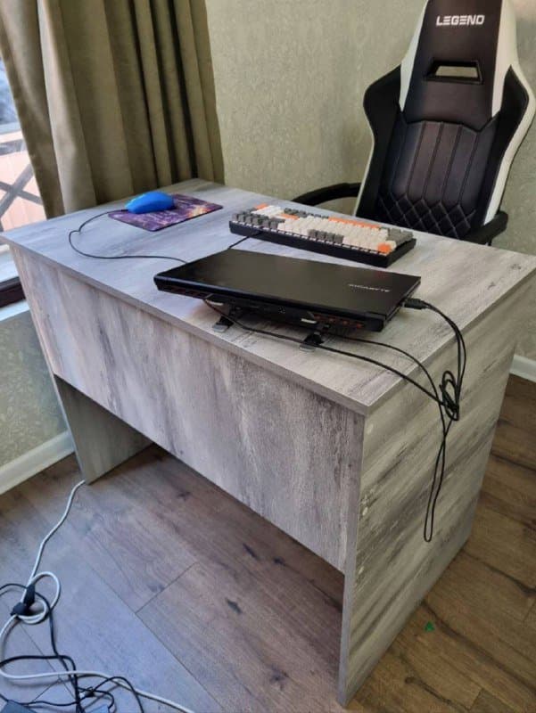 Стол компьютерный