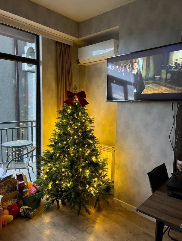 Искусственная пушистая елка 180 см