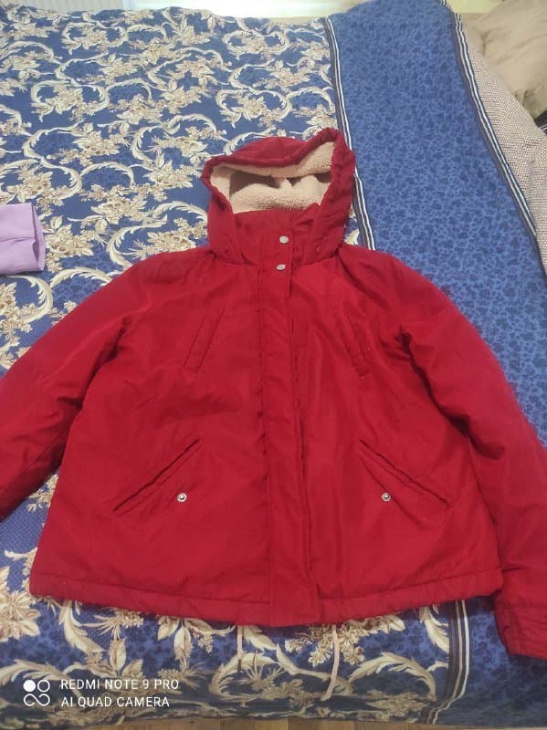 куртки женские красная розовая белая желтая