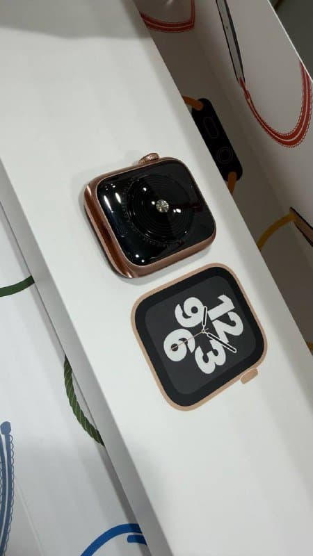 Apple Watch Series SE 40mm Gold Alu Starlight
