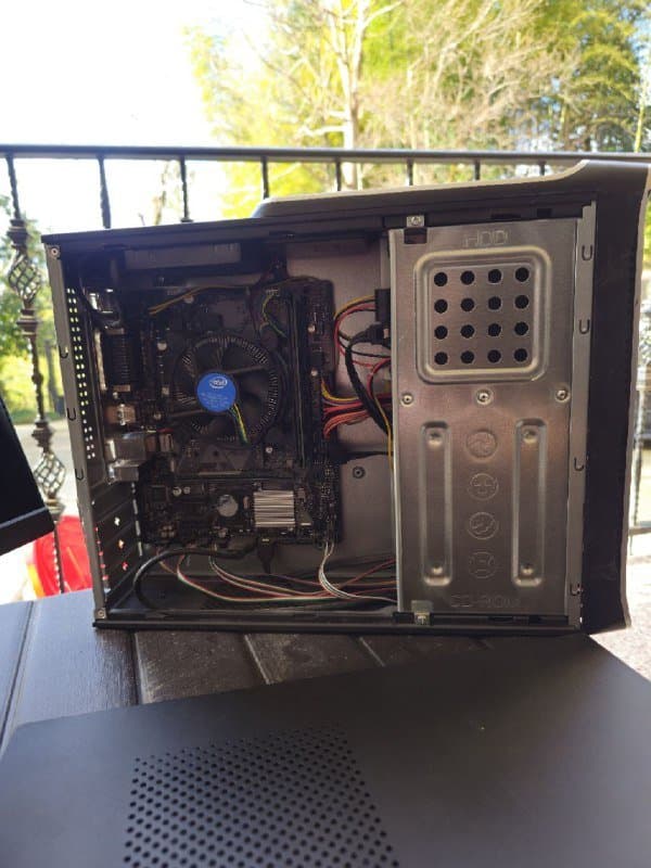 Компьютер, монитор, клавиатура, мышка, приемник, Windows 2