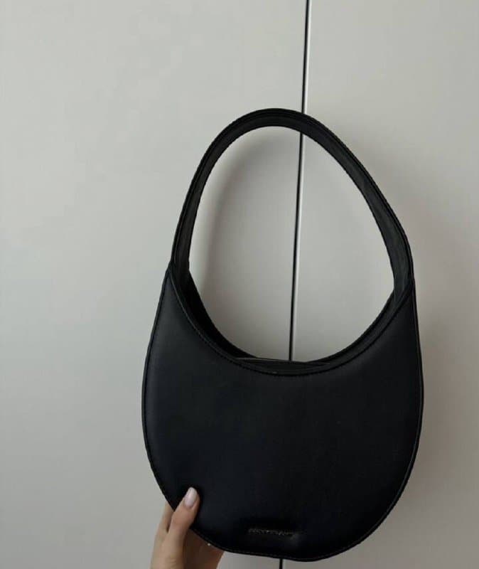 Сумка Arny Praht Chumbley черная круглая 1