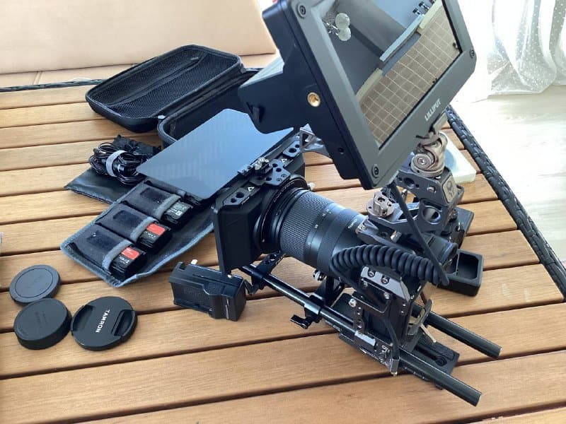 Камера Sony A7 III, объектив Tamron 28-75, монитор, аудиодиктофон 4