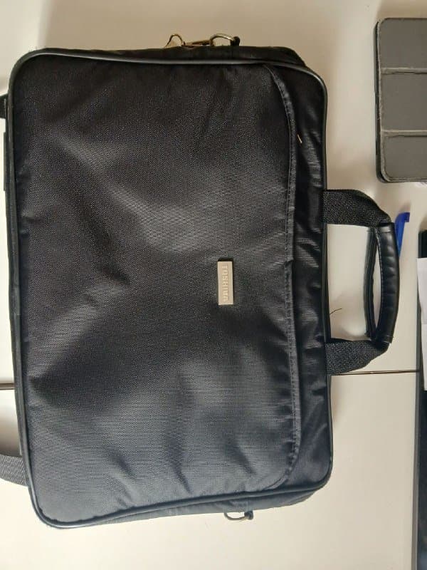 Сумка для ноутбука, беспроводная мышь 1