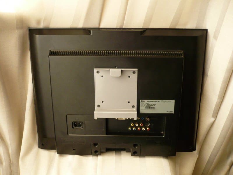 Телевизор LG 22' с переходником VGA 2