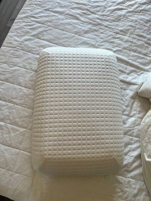 Ортопедическая эргономичная подушка IKEA Mjölkkolocka
