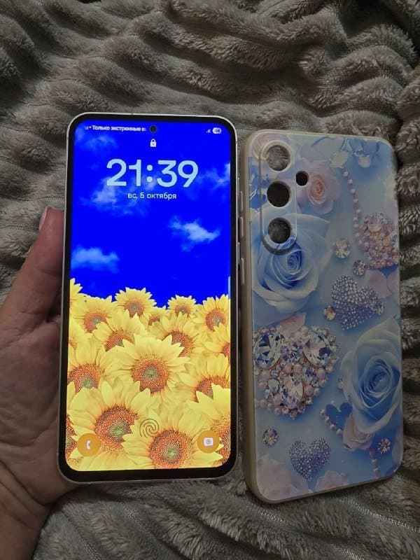 Телефон Samsung S23 FE 8/128