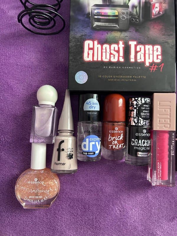 Косметика набор теней, лаки, бальзамы, сыворотка 4