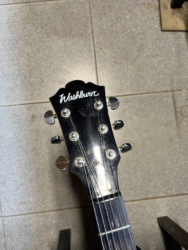 Электрогитара с комбоусилителем Nux 8Bt mk2