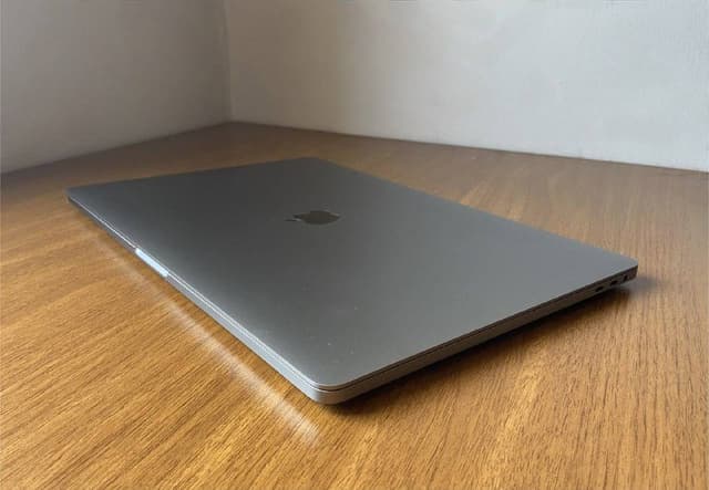 MacBook Pro 2019 16 inch i7 1TB SSD Radeon Pro 5500M 16gb ОЗУ
