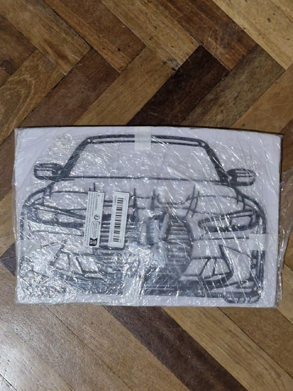 Декорация в виде машин из металлического материала 1