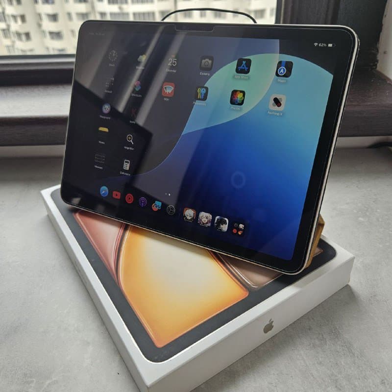 Apple iPad Air 11 2024 M2 256GB Wi-Fi, чехол Native Union, стекло Spigen 3