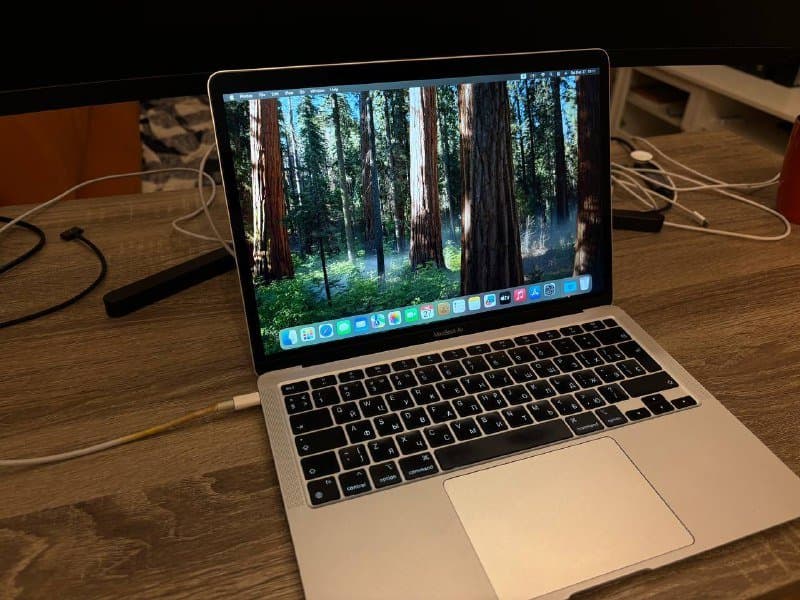 MacBook Air M1 8/256 1