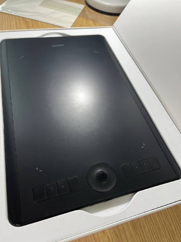 Графический планшет Wacom Intuos Pro Medium Paper Edition 2