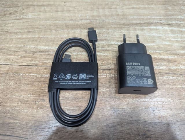 Оригинальная зарядка Samsung и кабель