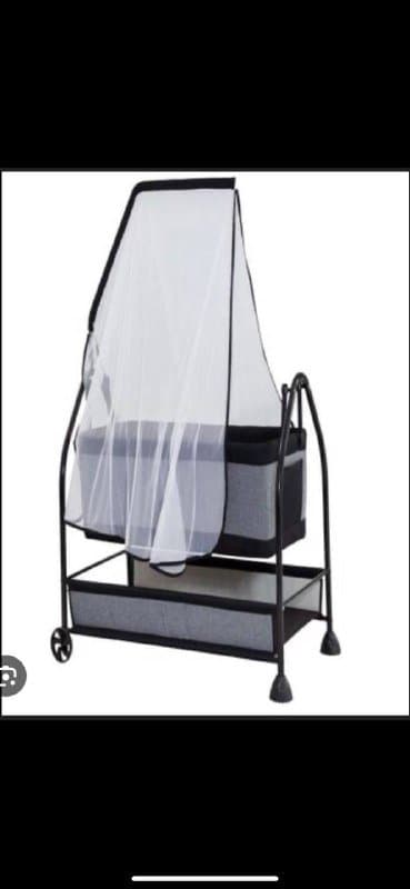 Детская кроватка с рождения