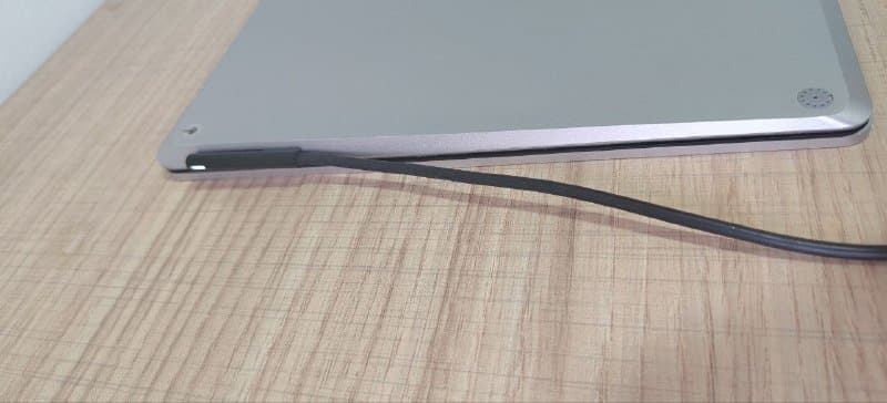 сенсорный ноутбук Microsoft с одной отсутствующей кнопкой 7