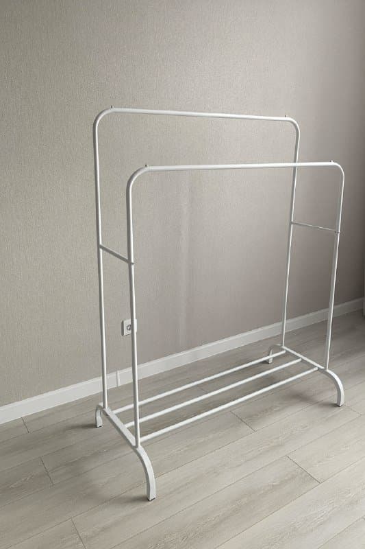 Металлическая напольная вешалка