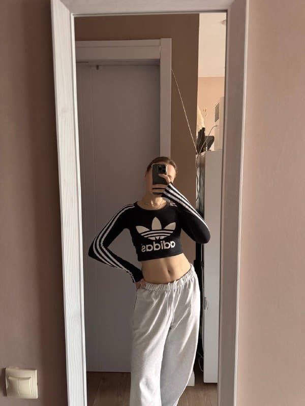 спортивная кофта puma, кофточка с мехом, розовый комбинезон, костюм znwr, спортивная кофточка adidas, юбка, боксерские шорты 6