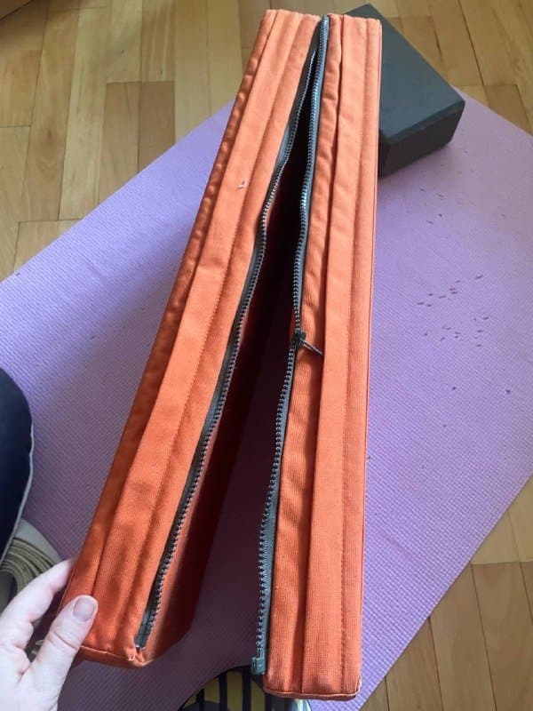 Стул, подставка, подушка, ремень и кирпичи для йоги 8