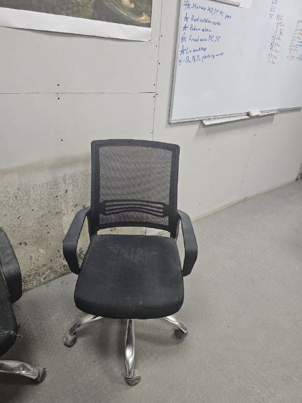 Офисное компьютерное кресло