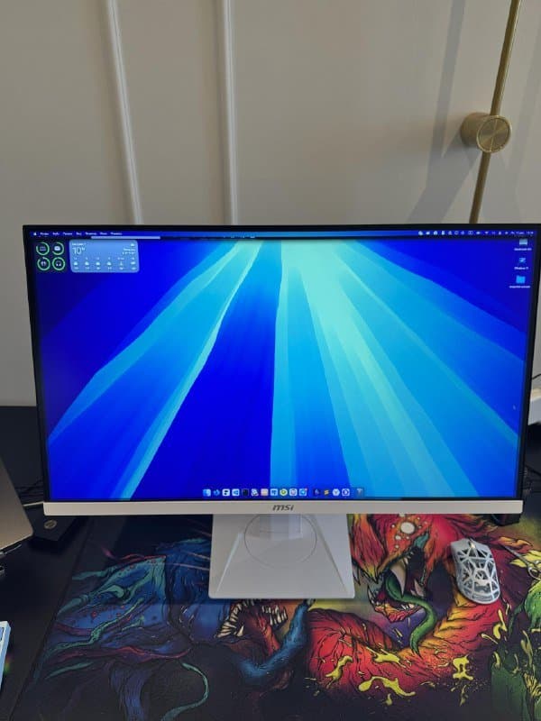 Монитор MSI MAG 274QRFW 2K 180HZ, подставка UGREEN, стол JYSK STAUNING