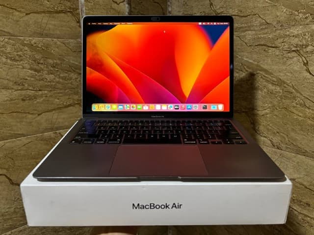 MacBook Air M1 8/256 с дефектом изображения