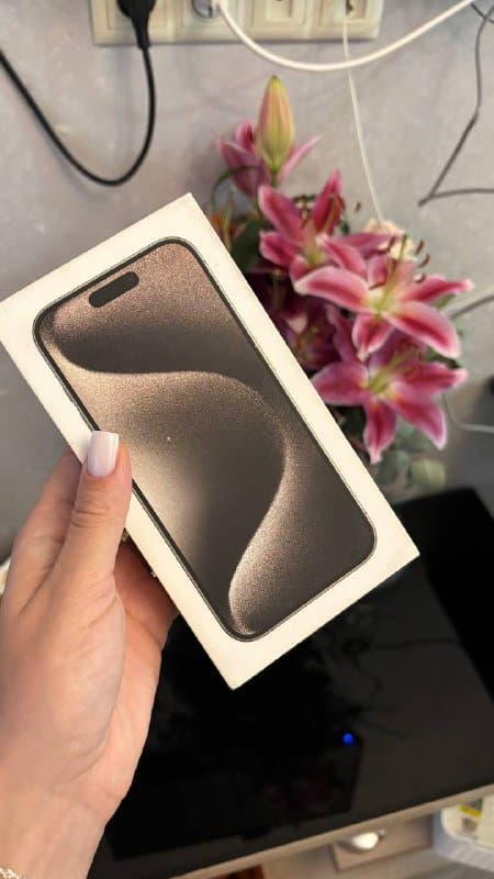 iPhone 15 Pro 128Gb Natural Titanium 1