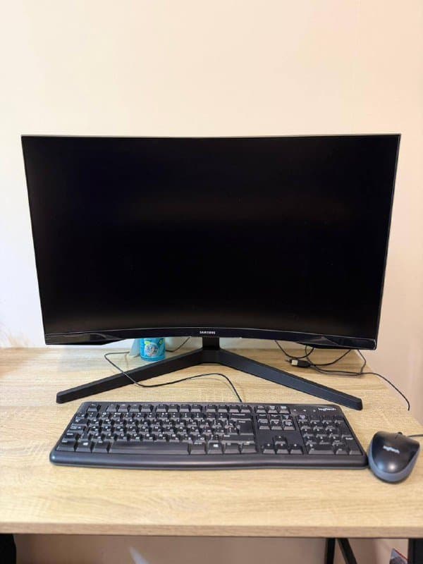 Монитор Samsung 27'' Curved Gaming Odyssey G5, клавиатура, мышь