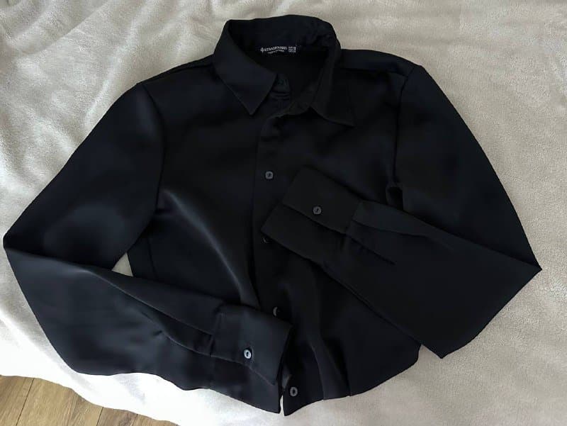 Укороченная рубашка Zara, атласные и кожаные юбки, джинсы, наколенники XS 4