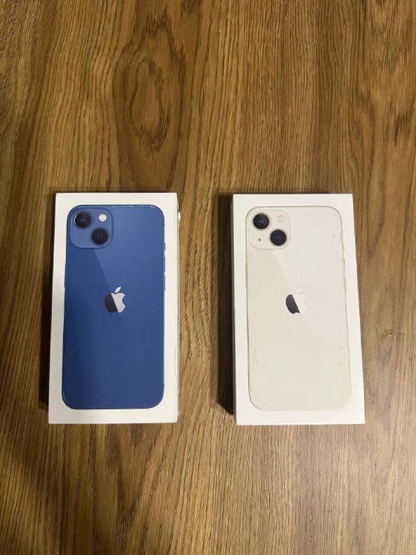 iPhone 13 128GB синий, белый