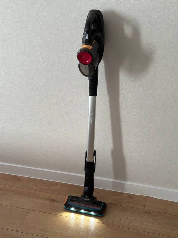 Вертикальный пылесос Philips SpeedPro